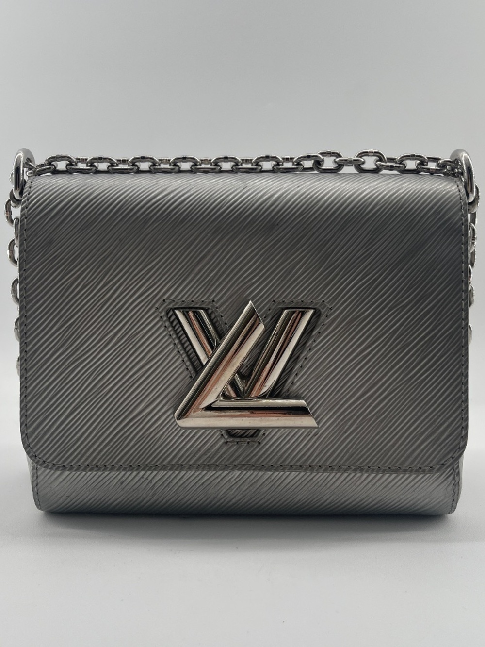 Louis Vuitton Epi Leather Twist MM - Picture 1 of 14